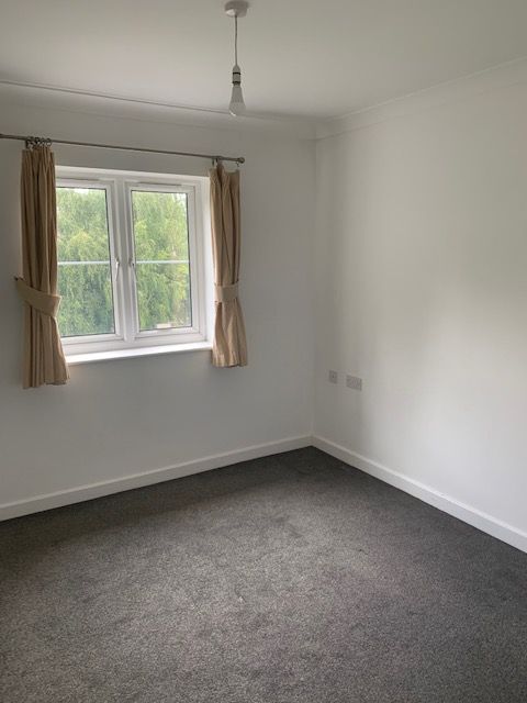 Property photo 3 of 6 Bedroom