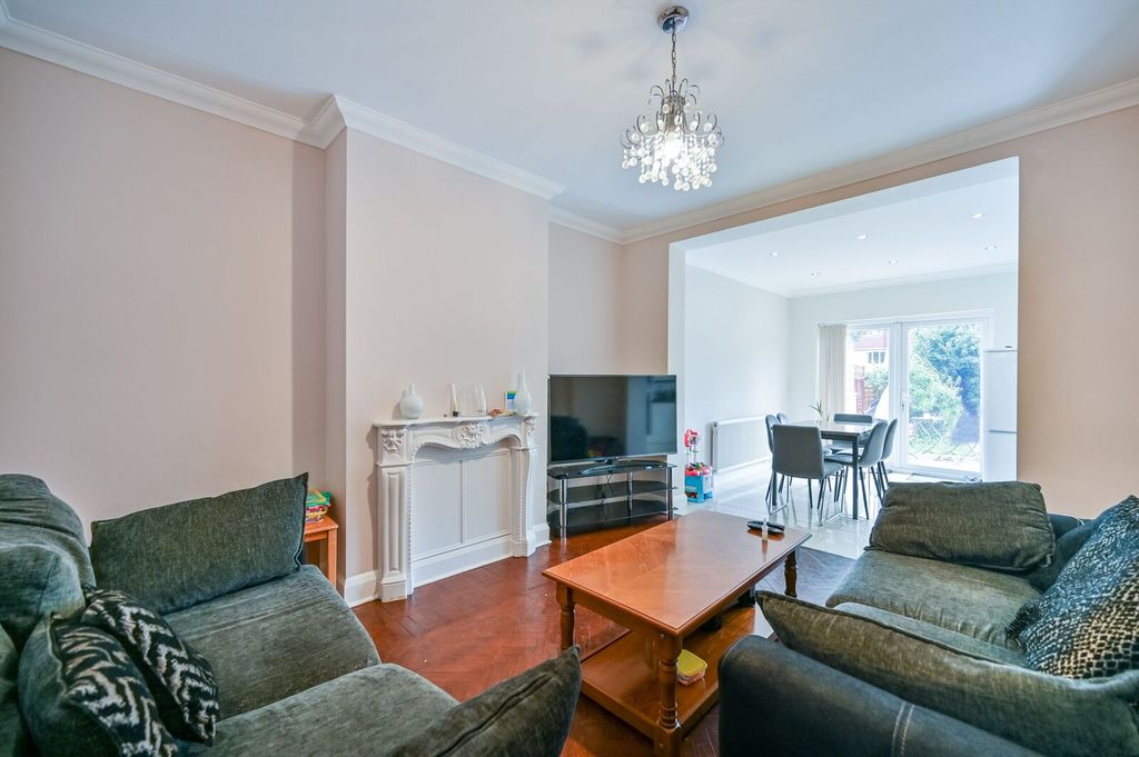 Property photo 2 of 12
