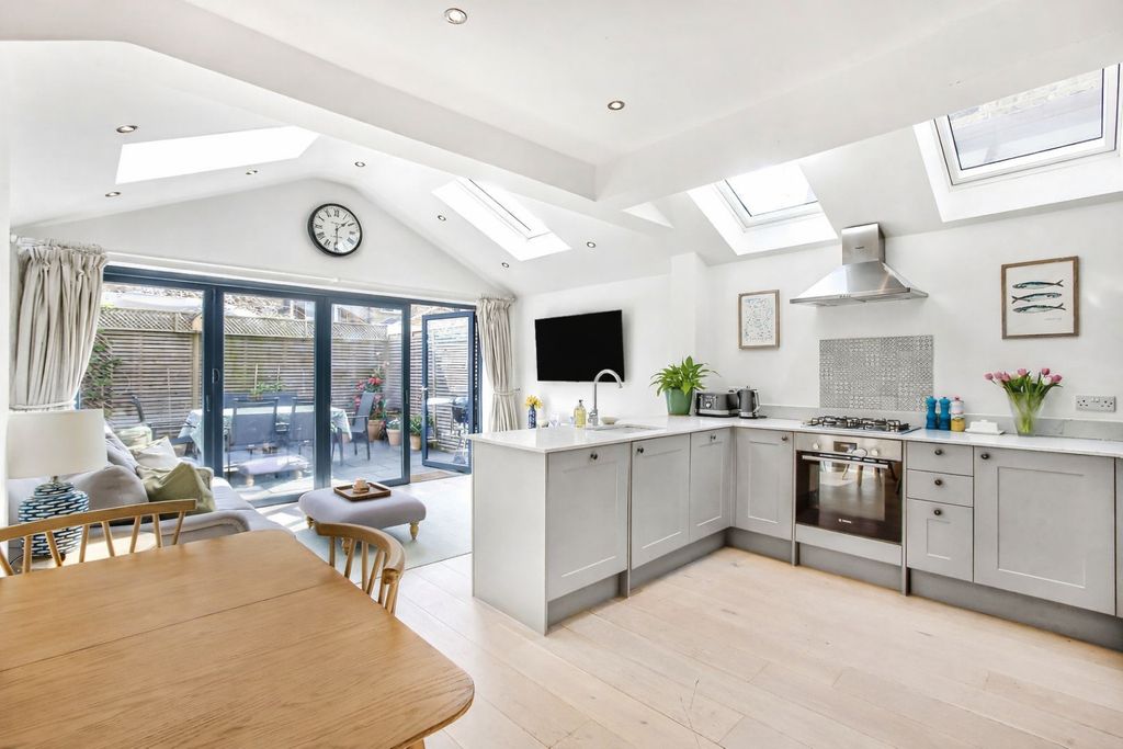 Property photo 1 of 8 Picture No. 82