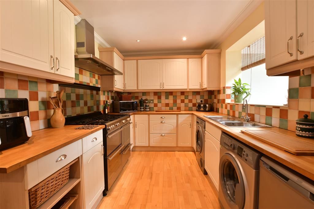 Property photo 3 of 16 Kitchen/Dining Room