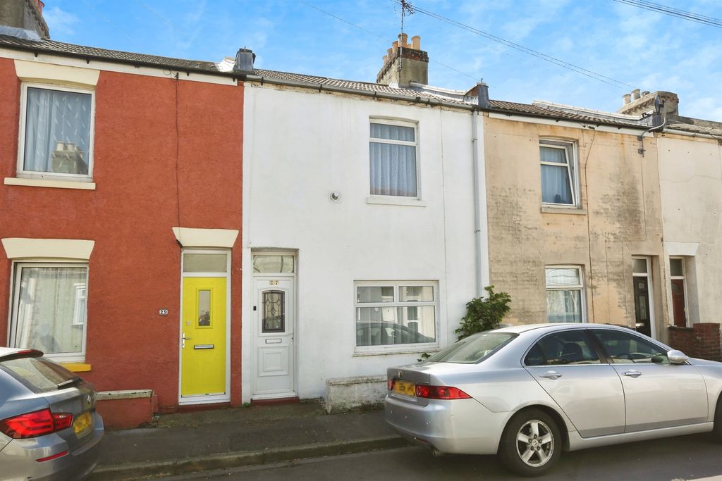 Property photo 1 of 17