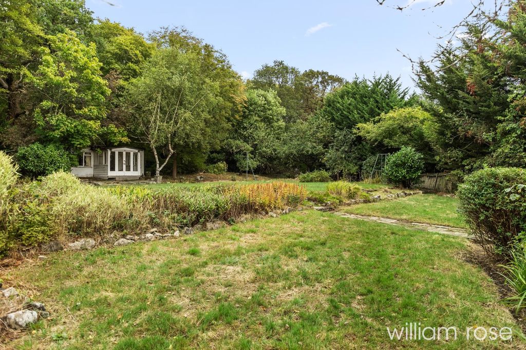 Property photo 2 of 29 Fieldclose_6.Jpg