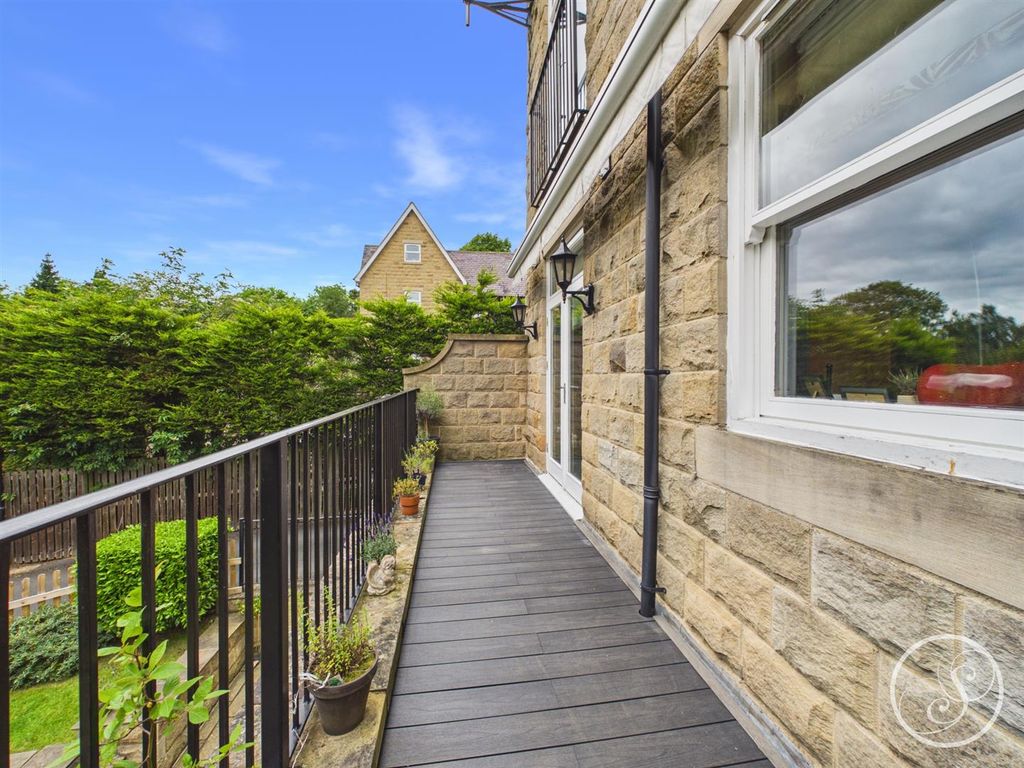 Additional image 14 of 3 bed flat for salePark Crescent, Roundhay, Leeds LS8