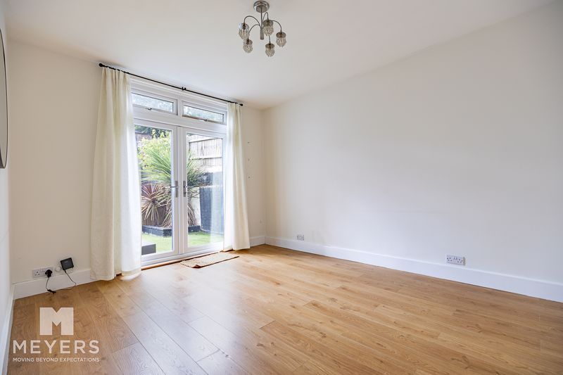 Property photo 3 of 11 Photo 11