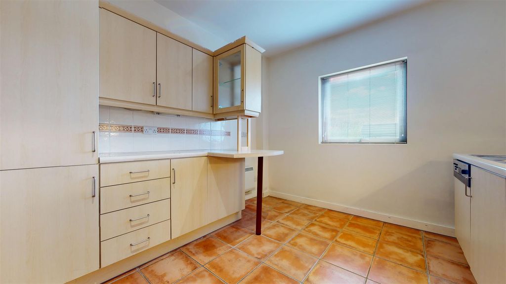 Additional image 15 of 3 bed flat for saleWoodward Place, Loughton Lodge, Milton Keynes MK8