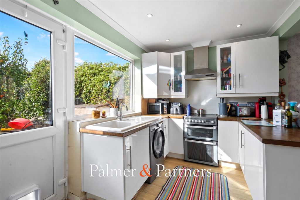Property photo 2 of 17 Picture No. 23