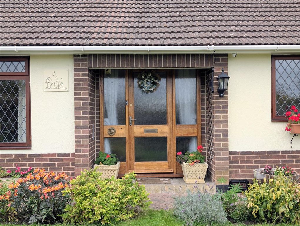 Property photo 2 of 21