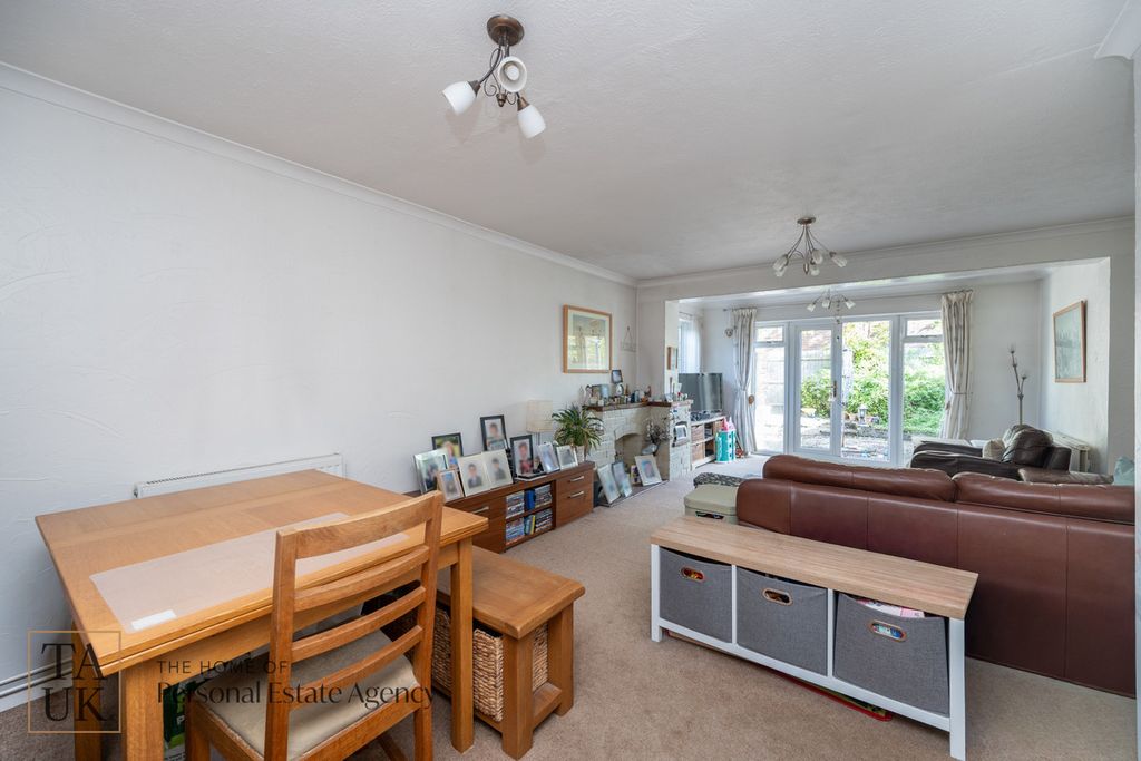 Property photo 3 of 14