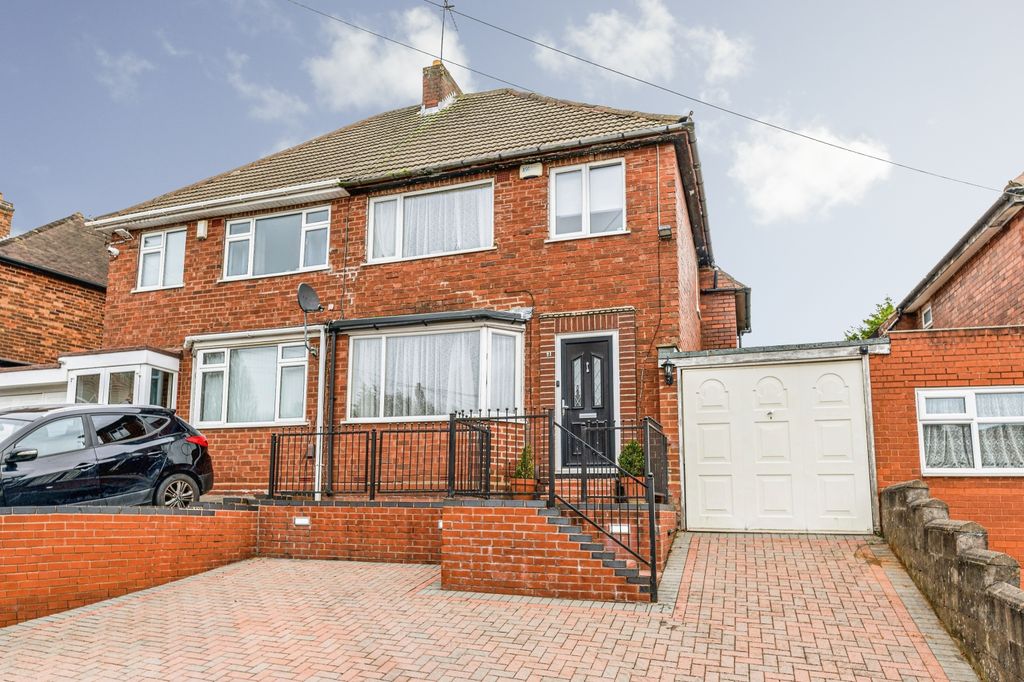 Property photo 2 of 29 2