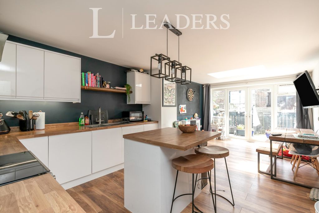 Property photo 3 of 11 Kitchen Diner