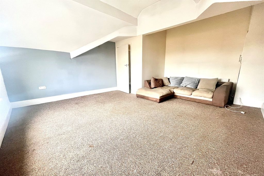 Property photo 1 of 4 (Main)