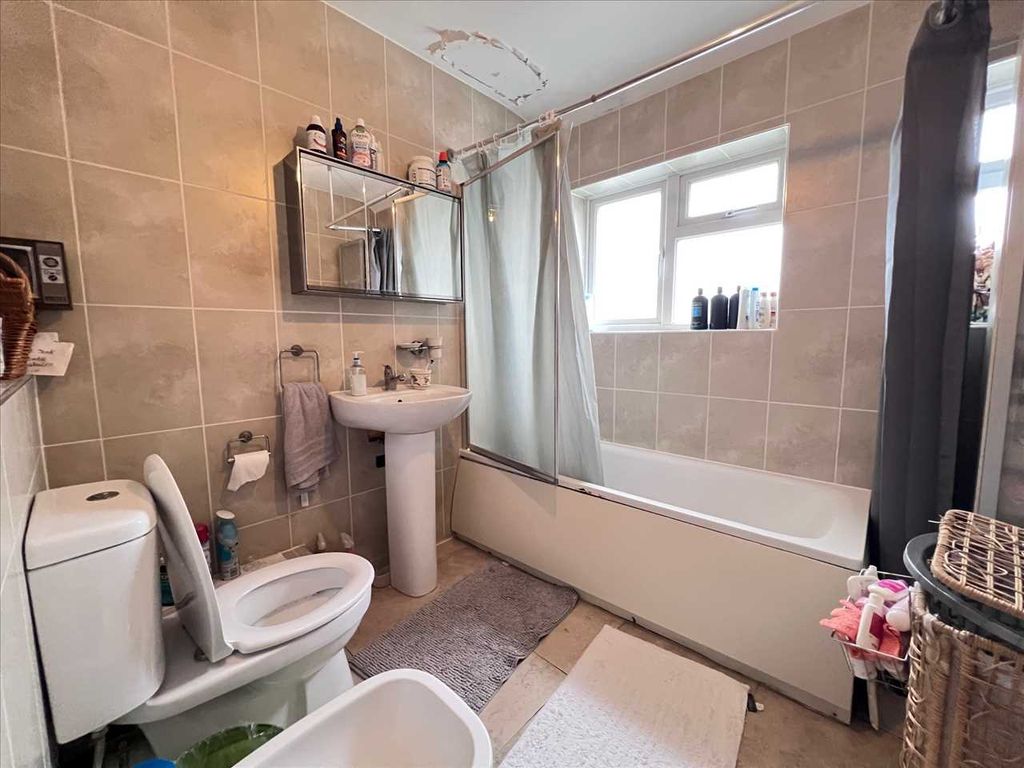 Property photo 3 of 3