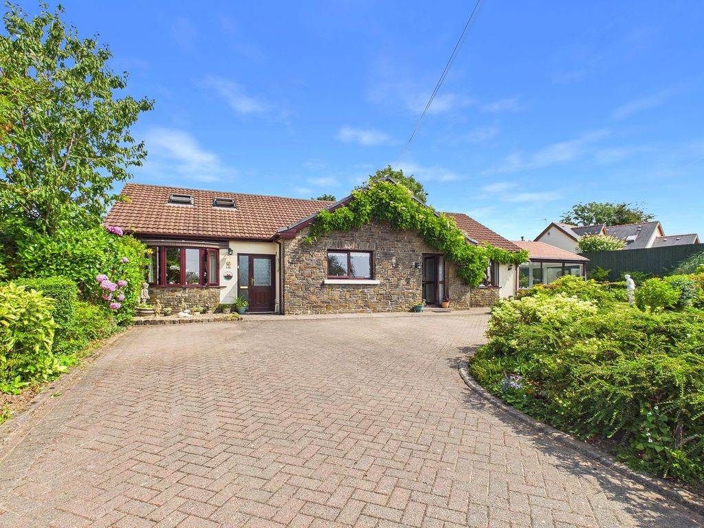 Property photo 1 of 32