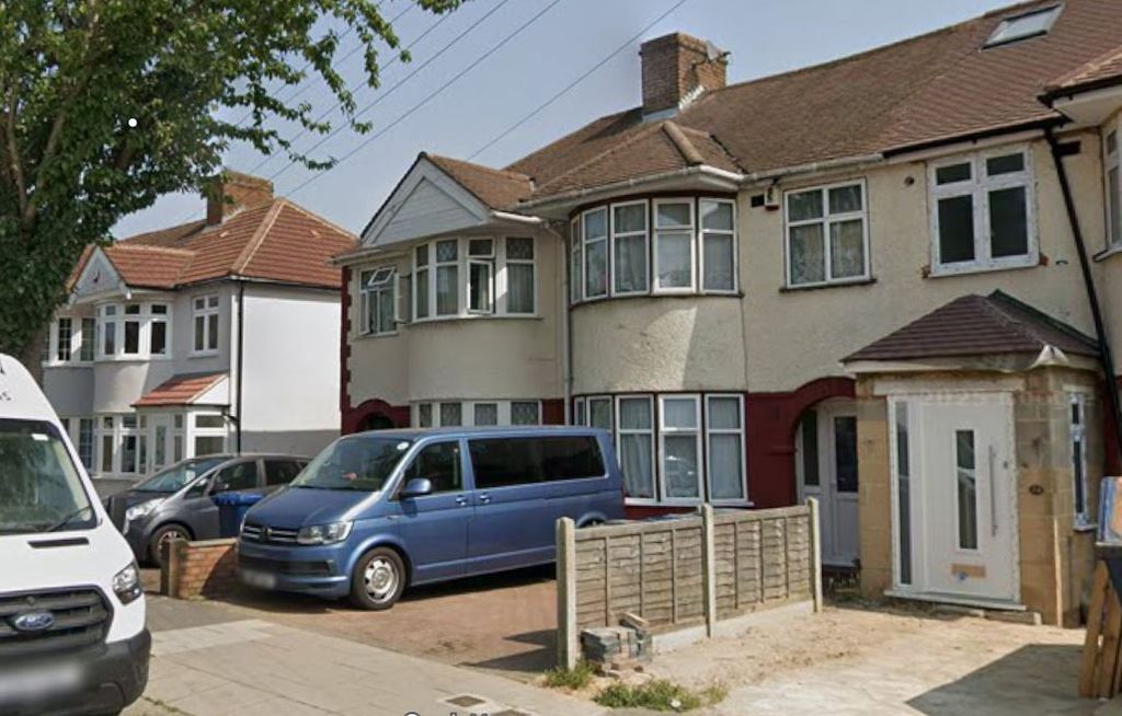 Property photo 1 of 1 3 Bedroom, 2 Reception Home With Driveway And Garden – Northolt Ub5
