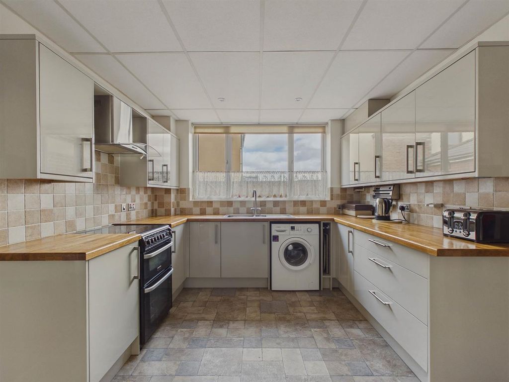 Additional image 24 of 7 bed detached house for salePeachfield Road, Malvern WR14