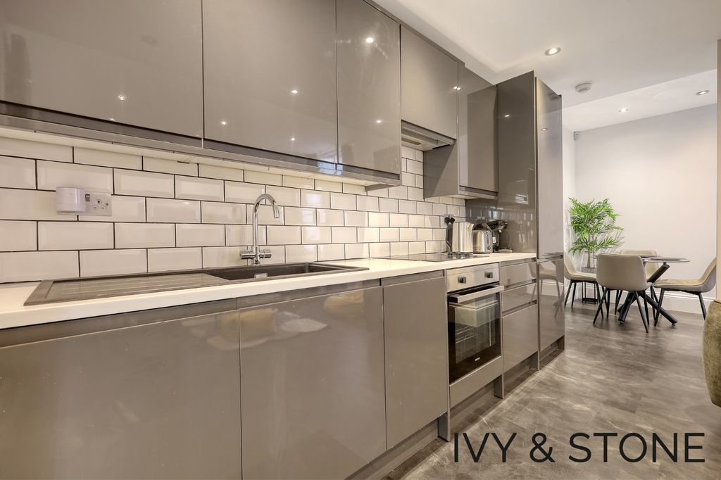 Property photo 3 of 18 4221605