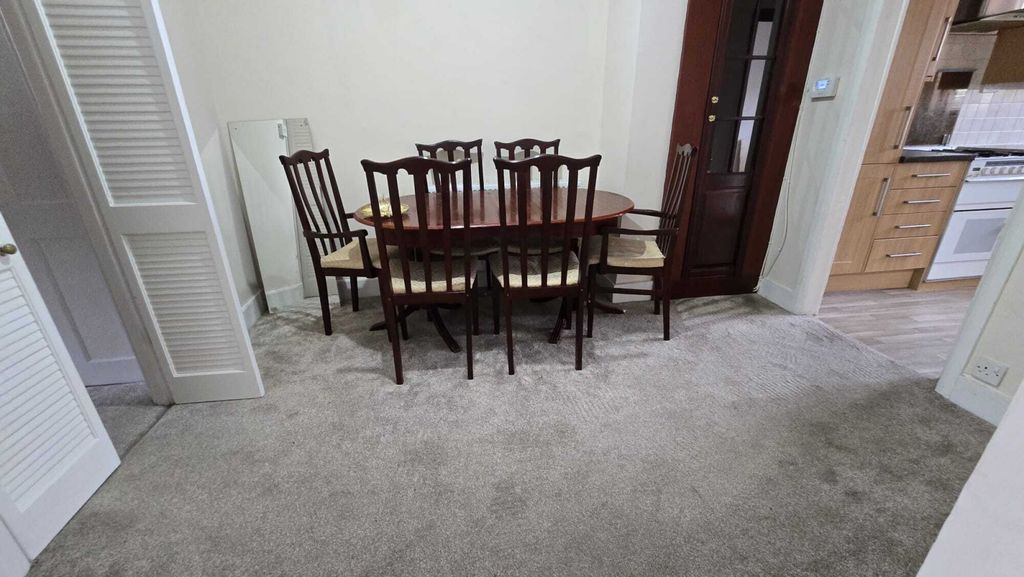 Property photo 3 of 11 Gallery