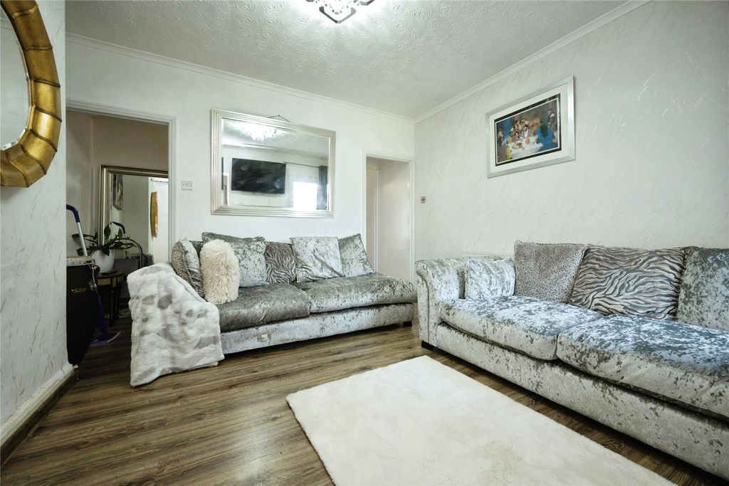 Property photo 3 of 16 Picture No. 17