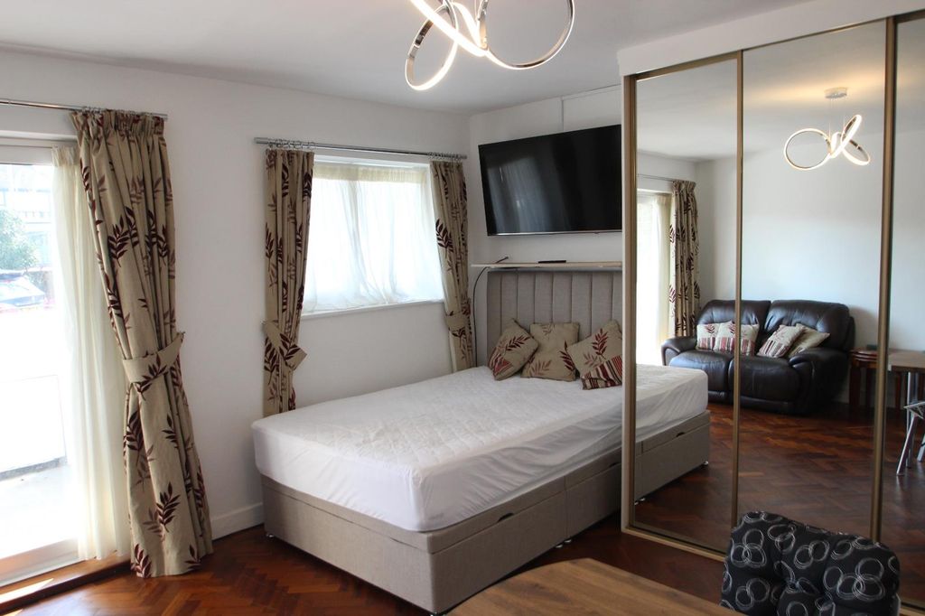 Property photo 2 of 6 0 General