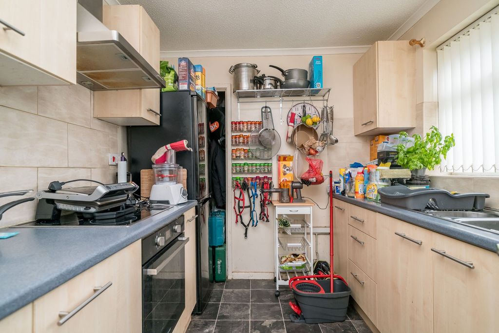 Property photo 3 of 17 Photo 9