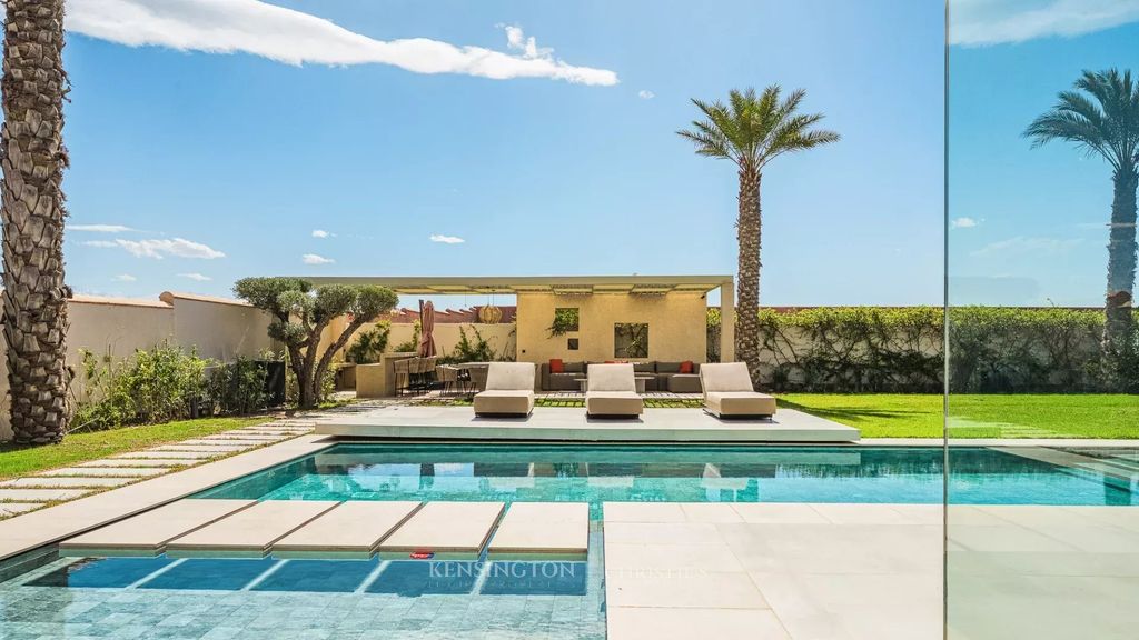 Property photo 3 of 42