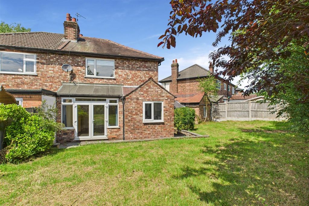 Property photo 2 of 16 Garden