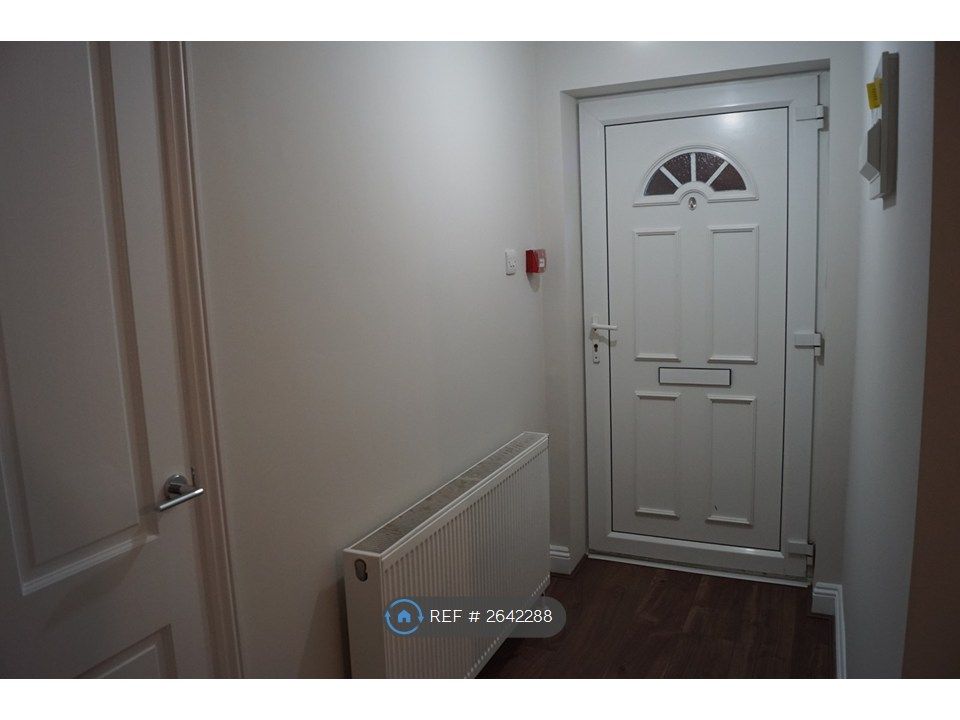 Property photo 2 of 22 Entrance Hall