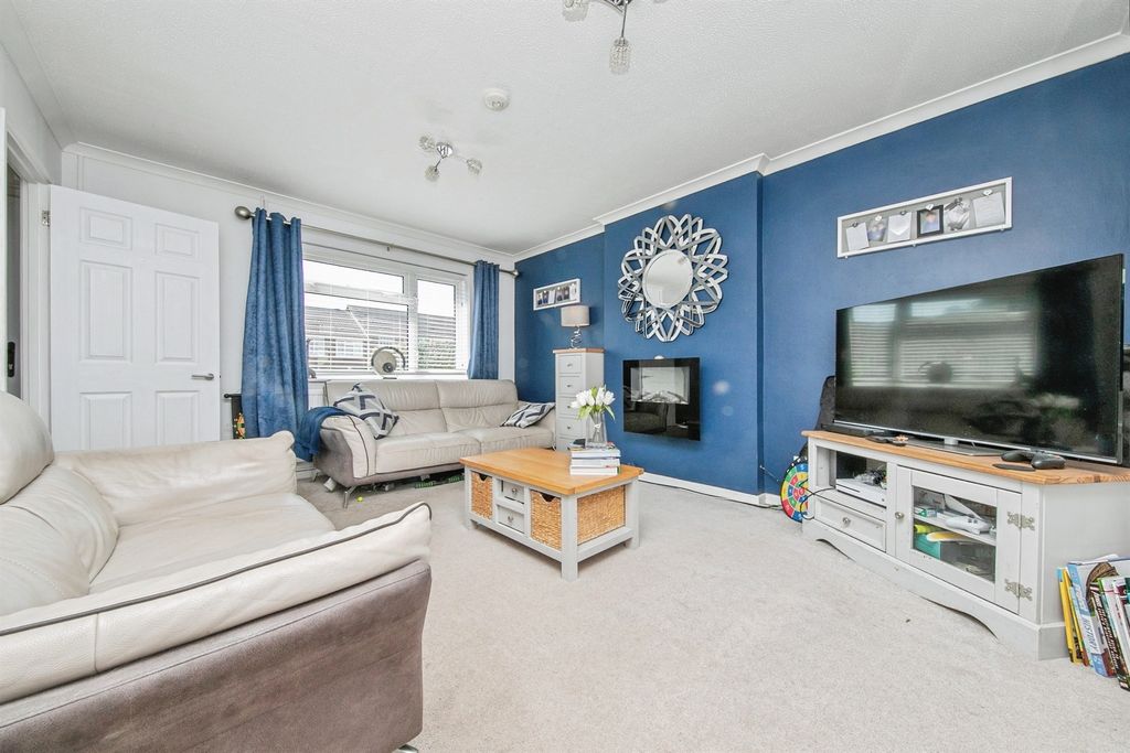 Property photo 3 of 17