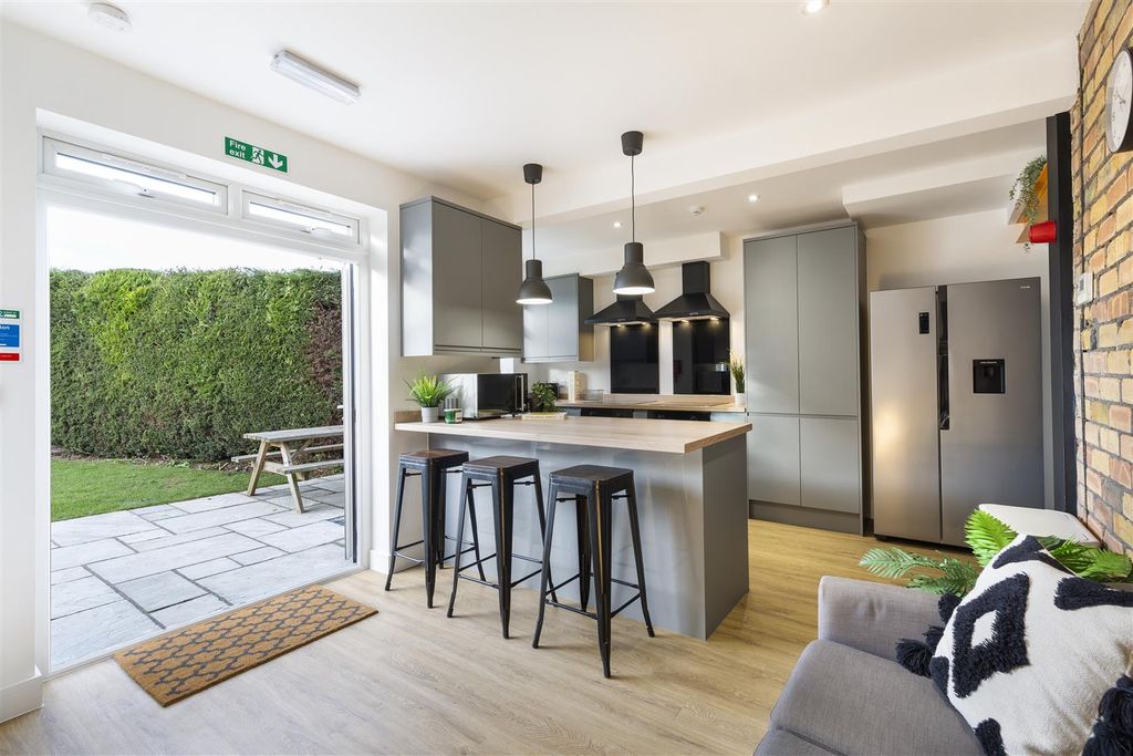 Property photo 2 of 12 2.Jpg