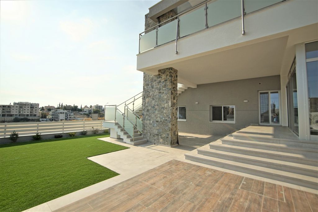 Property photo 1 of 35