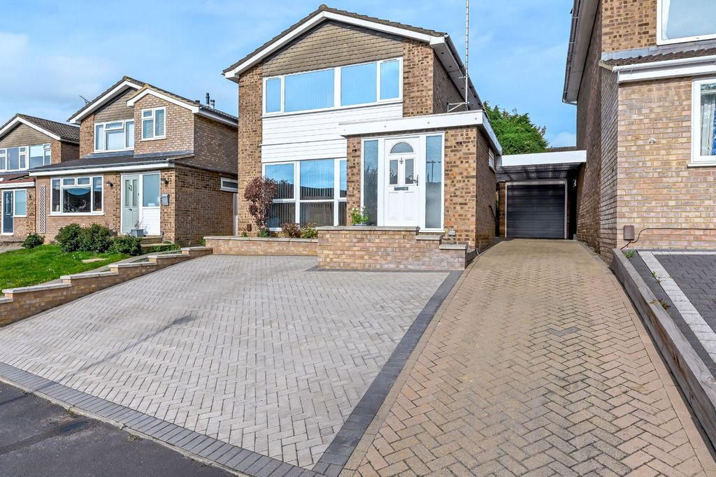 Property photo 1 of 18