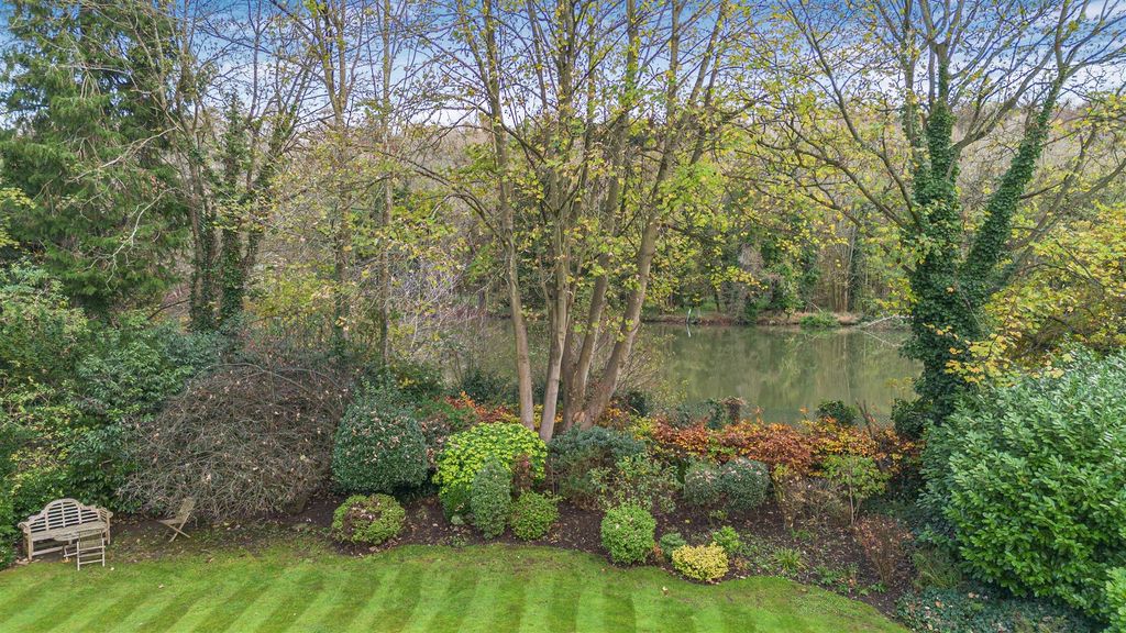 Additional image 14 of 2 bed flat for saleSomerlea, Court Road, Maidenhead SL6