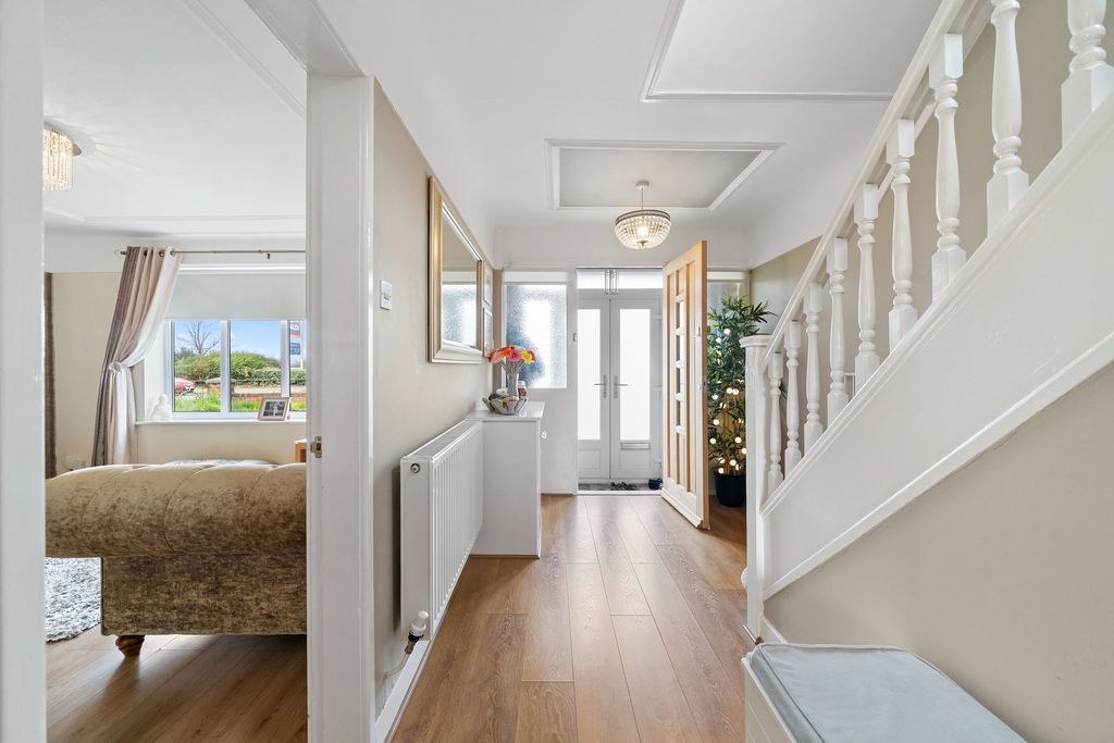 Property photo 3 of 41