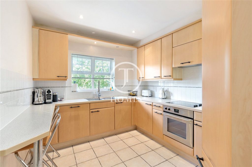 Property photo 3 of 11 Picture No. 01