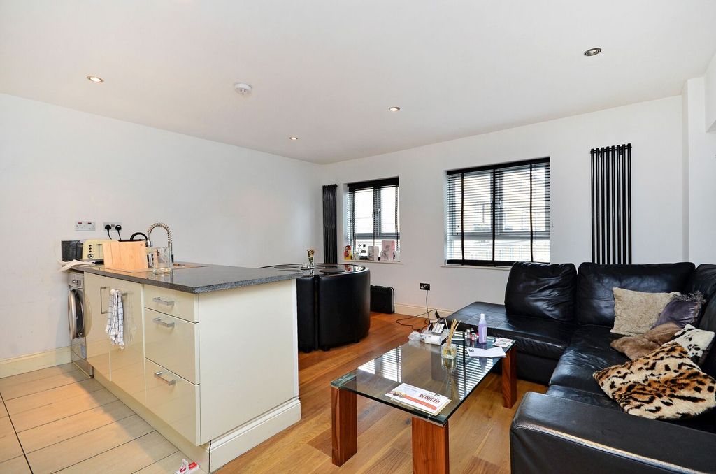 Property photo 1 of 5