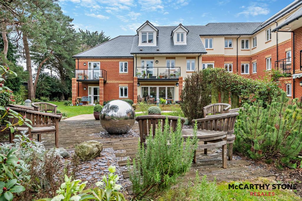 Property photo 1 of 42 8583239-Exterior03-800.Jpg