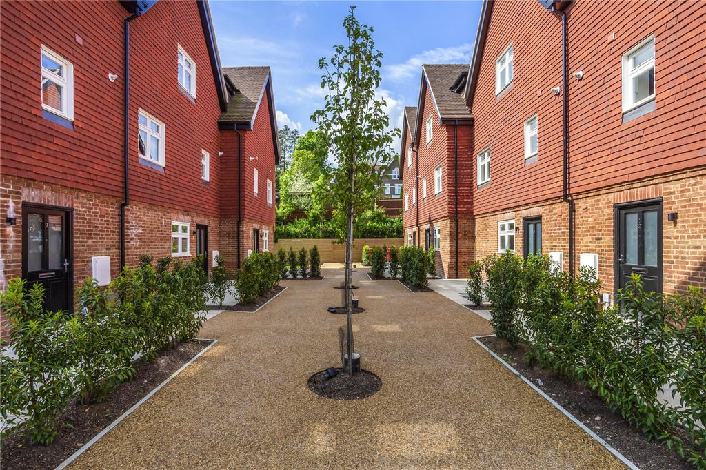 Property photo 1 of 14 External