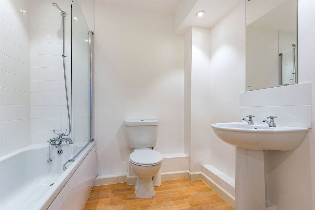 Property photo 3 of 8 Bathroom