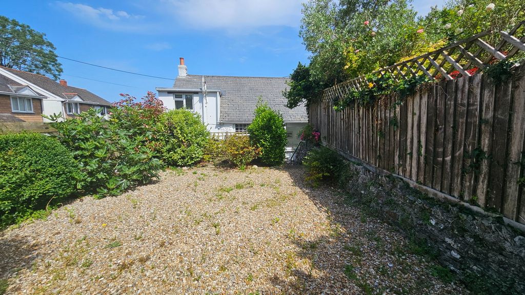 Property photo 3 of 42