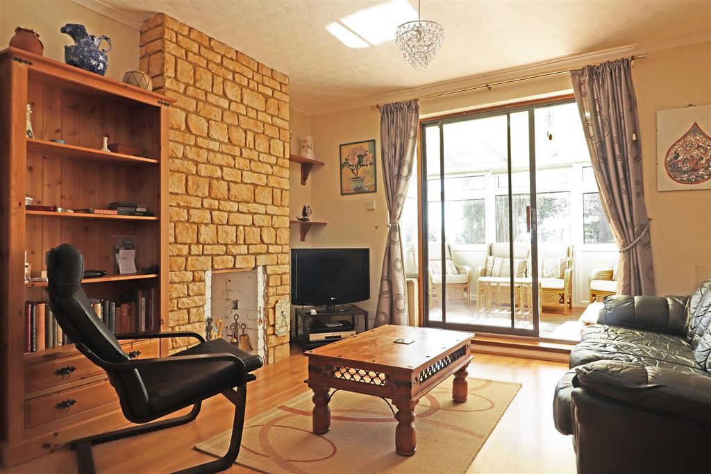 Property photo 3 of 23