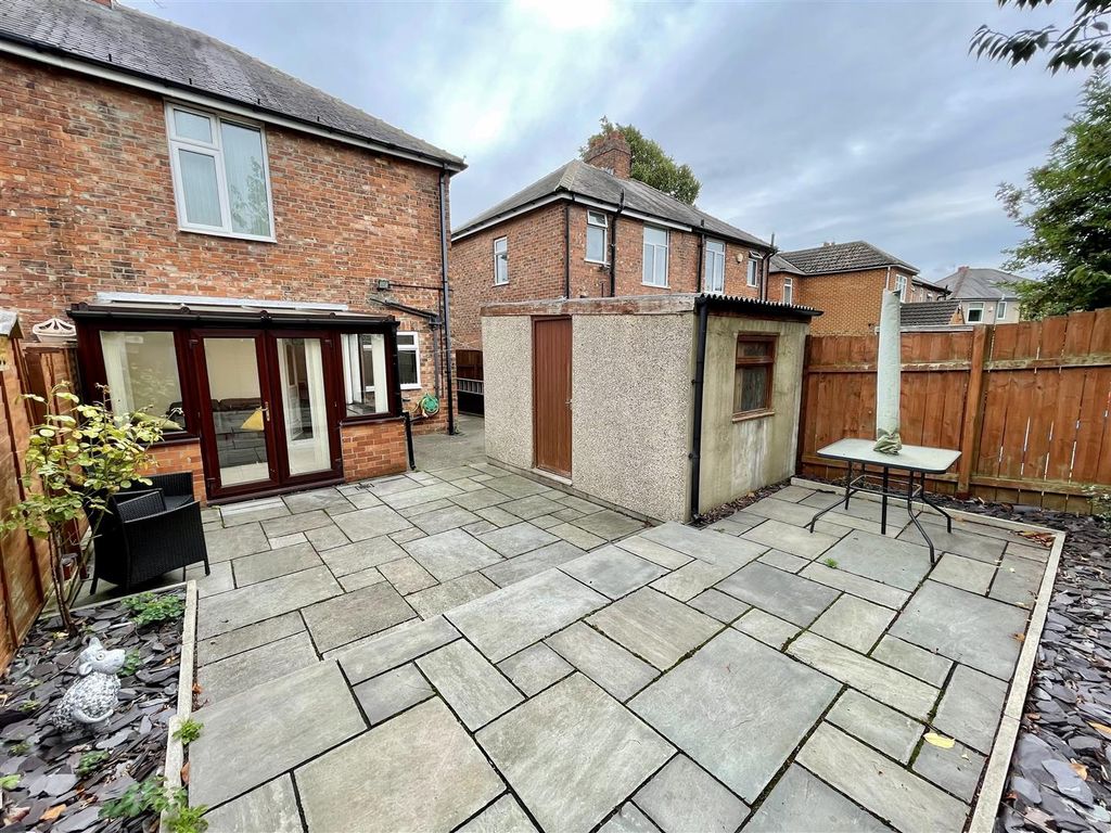 Property photo 2 of 10 Externally