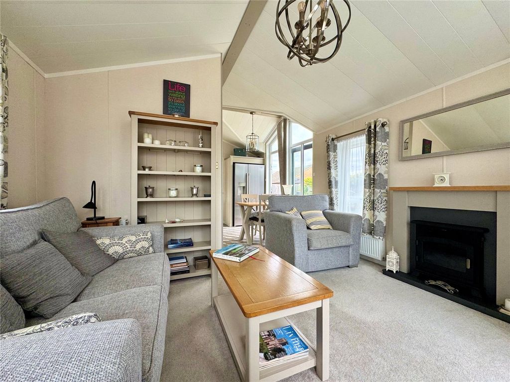 Property photo 2 of 12 Picture No. 15