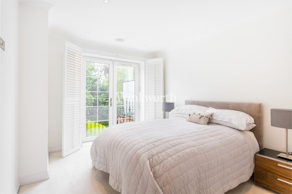 Additional image 9 of 2 bed flat for saleBayview House, 20 Uplands Park Road, Enfield EN2