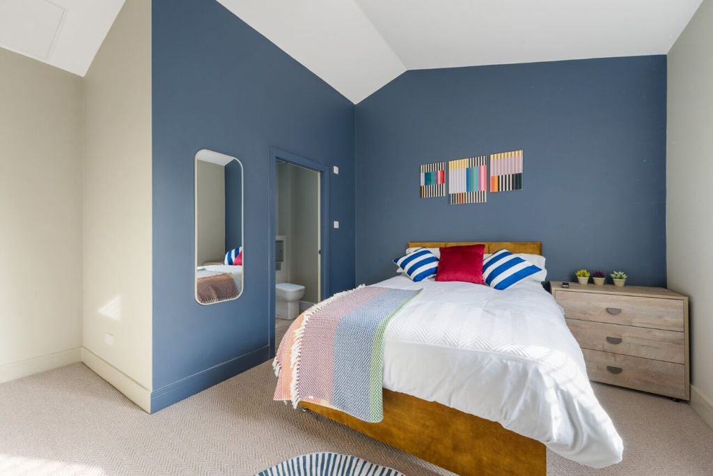 Property photo 3 of 25