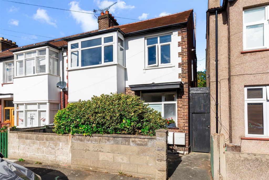 Property photo 1 of 11