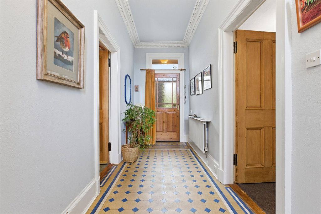 Property photo 3 of 49 Picture No. 20
