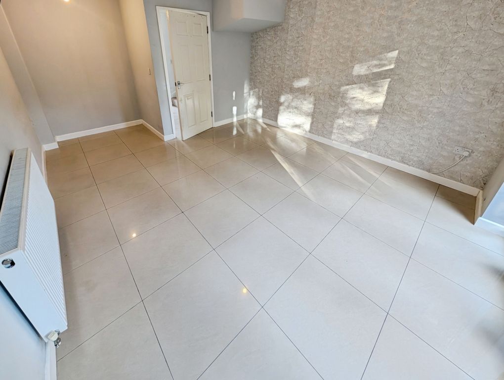 Property photo 3 of 13 Pbox-Img.Jpg
