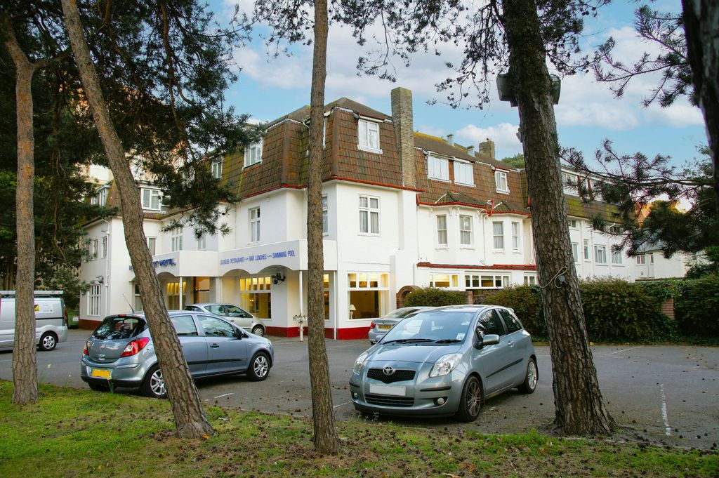 Property photo 1 of 11 Front ee.Jpg