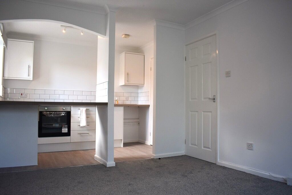 Property photo 2 of 6 Lounge Kitchen