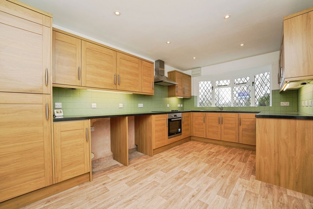 Property photo 2 of 17 Pbox-Img.Jpg